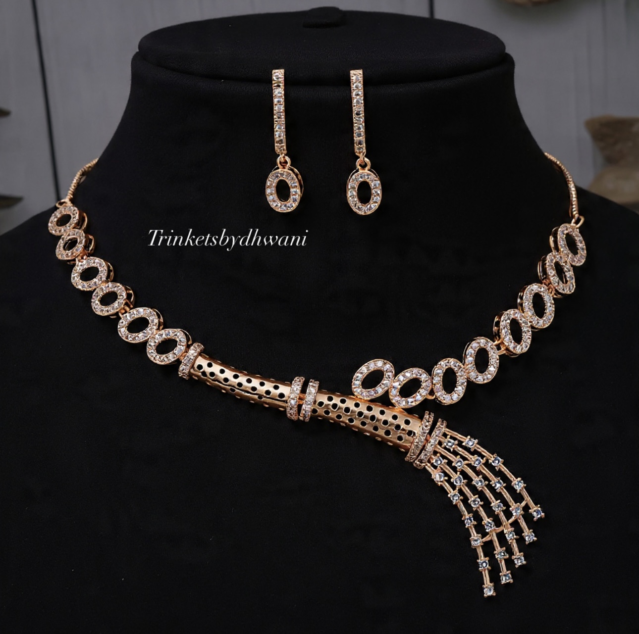 Elegant Oval Necklace Set
