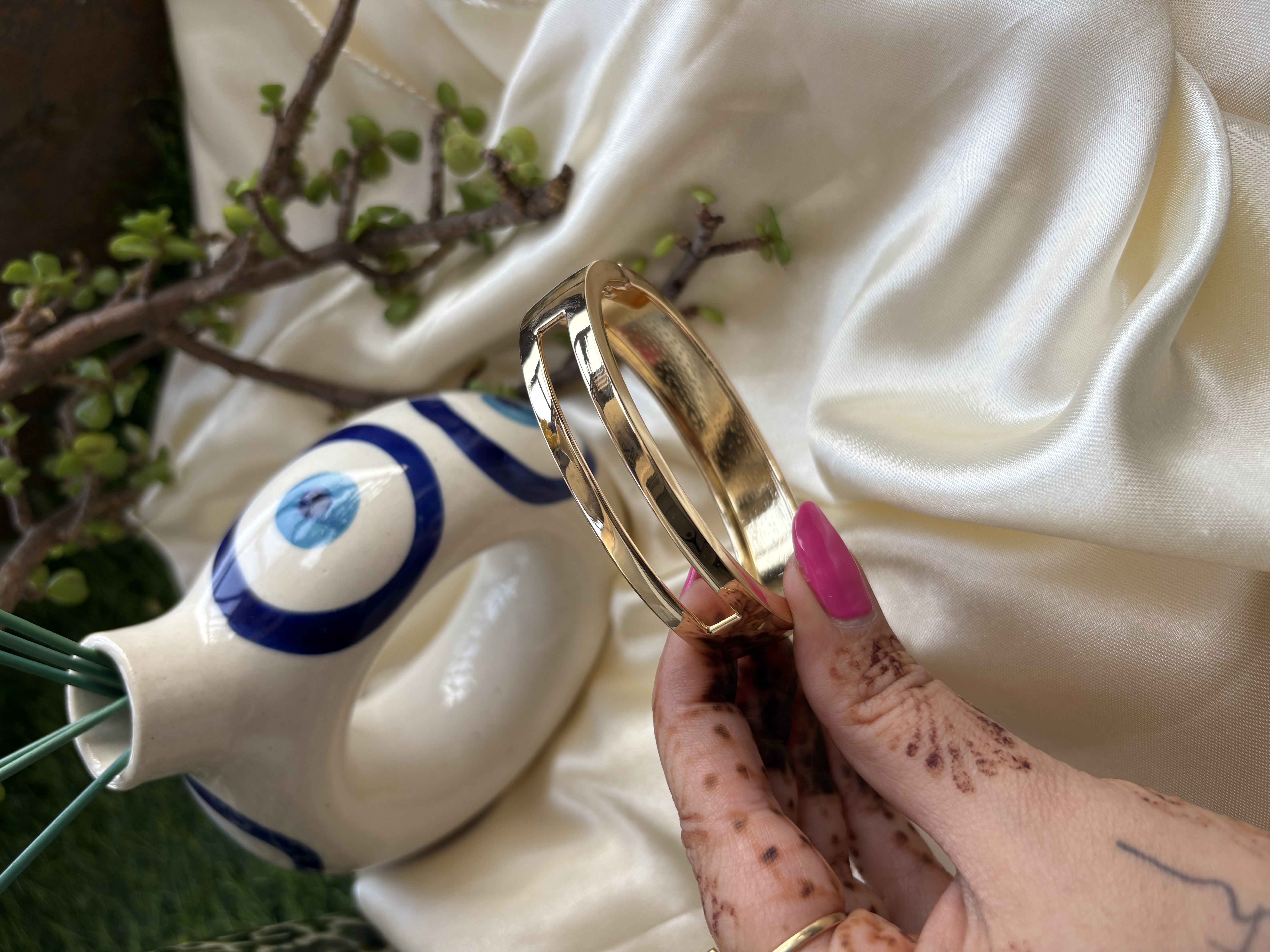 Elegant Gold Bracelet 