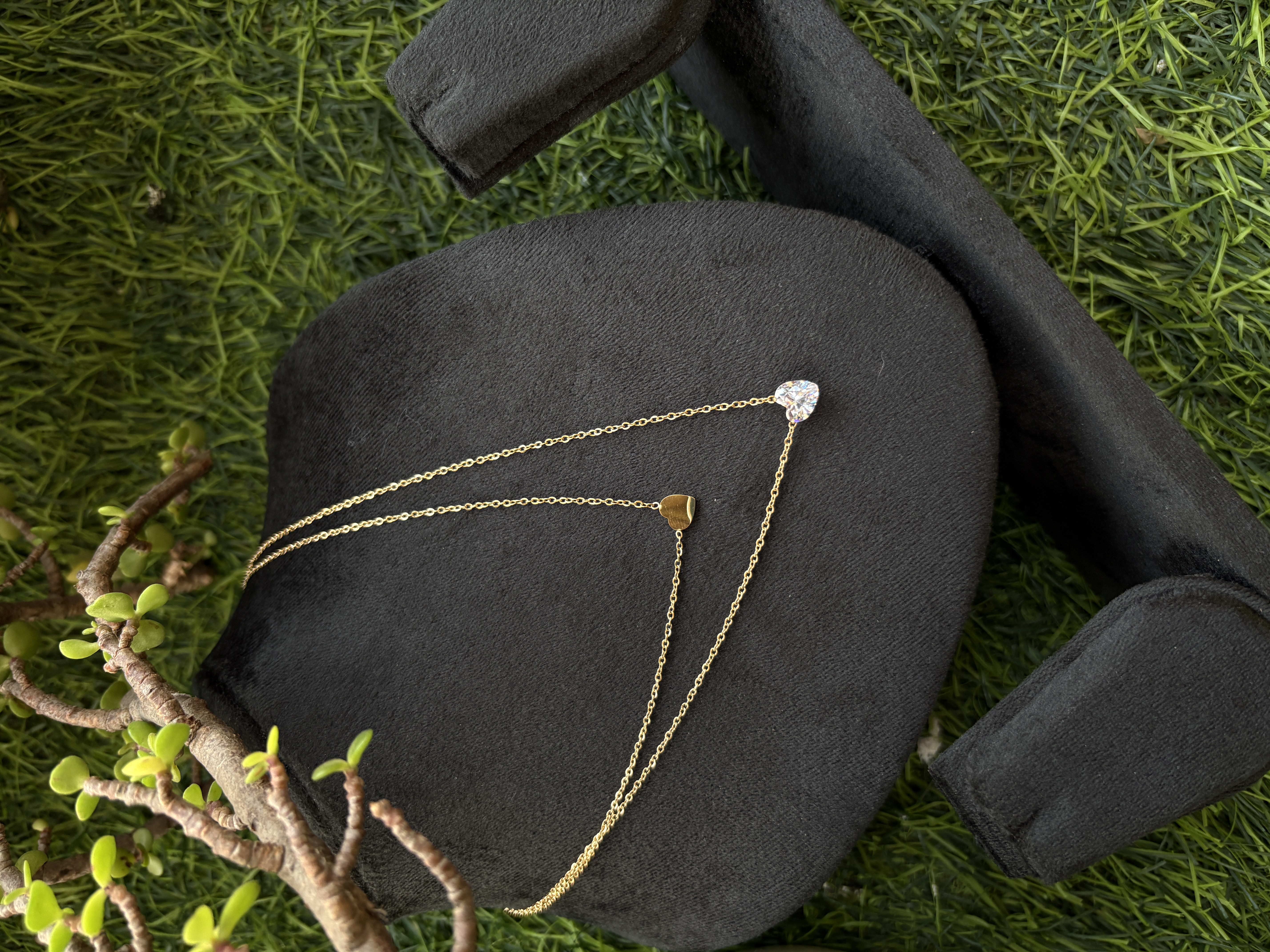 Elegant Gold Pendant Necklaces