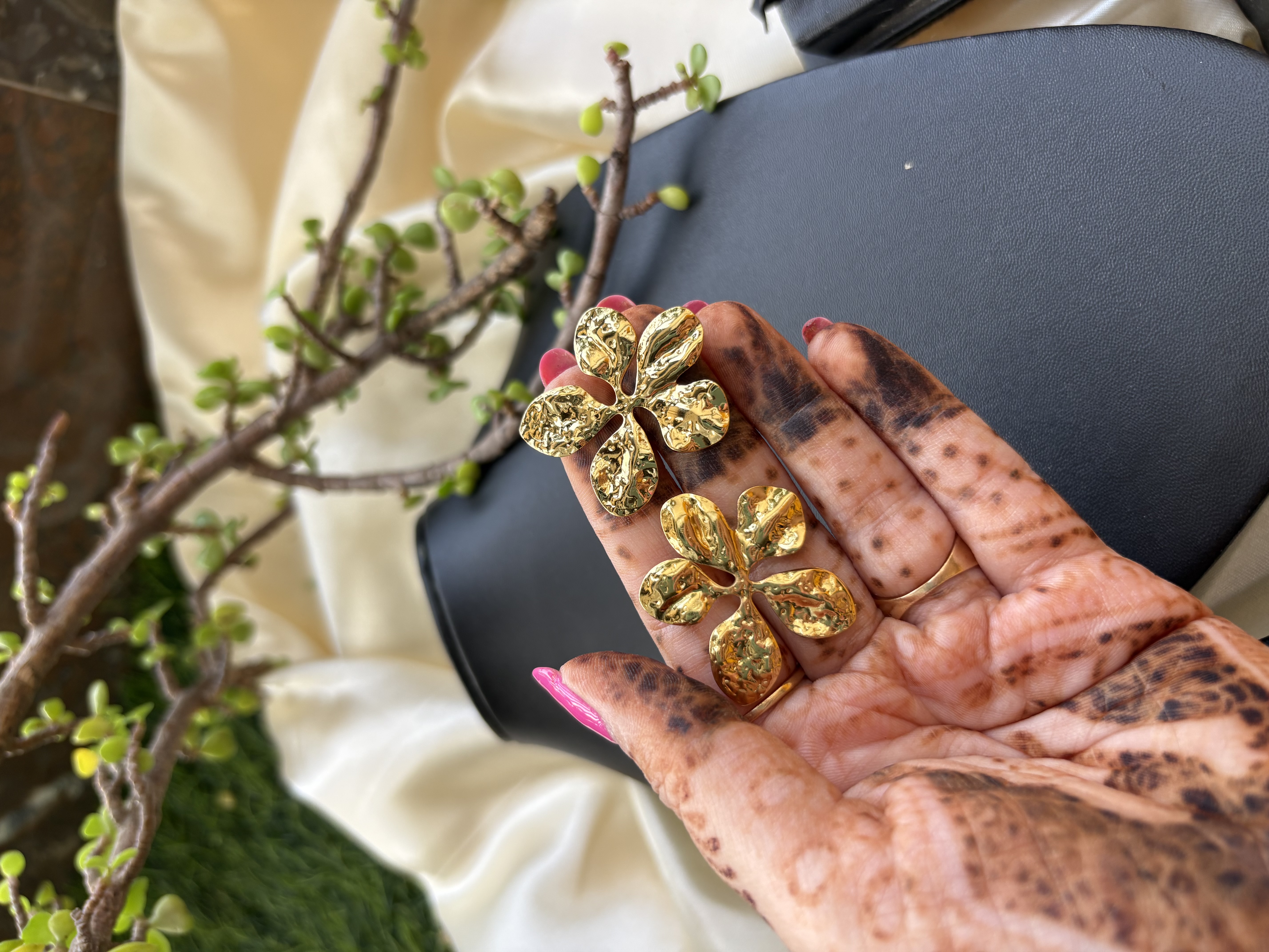 Gold Flower Earrings 