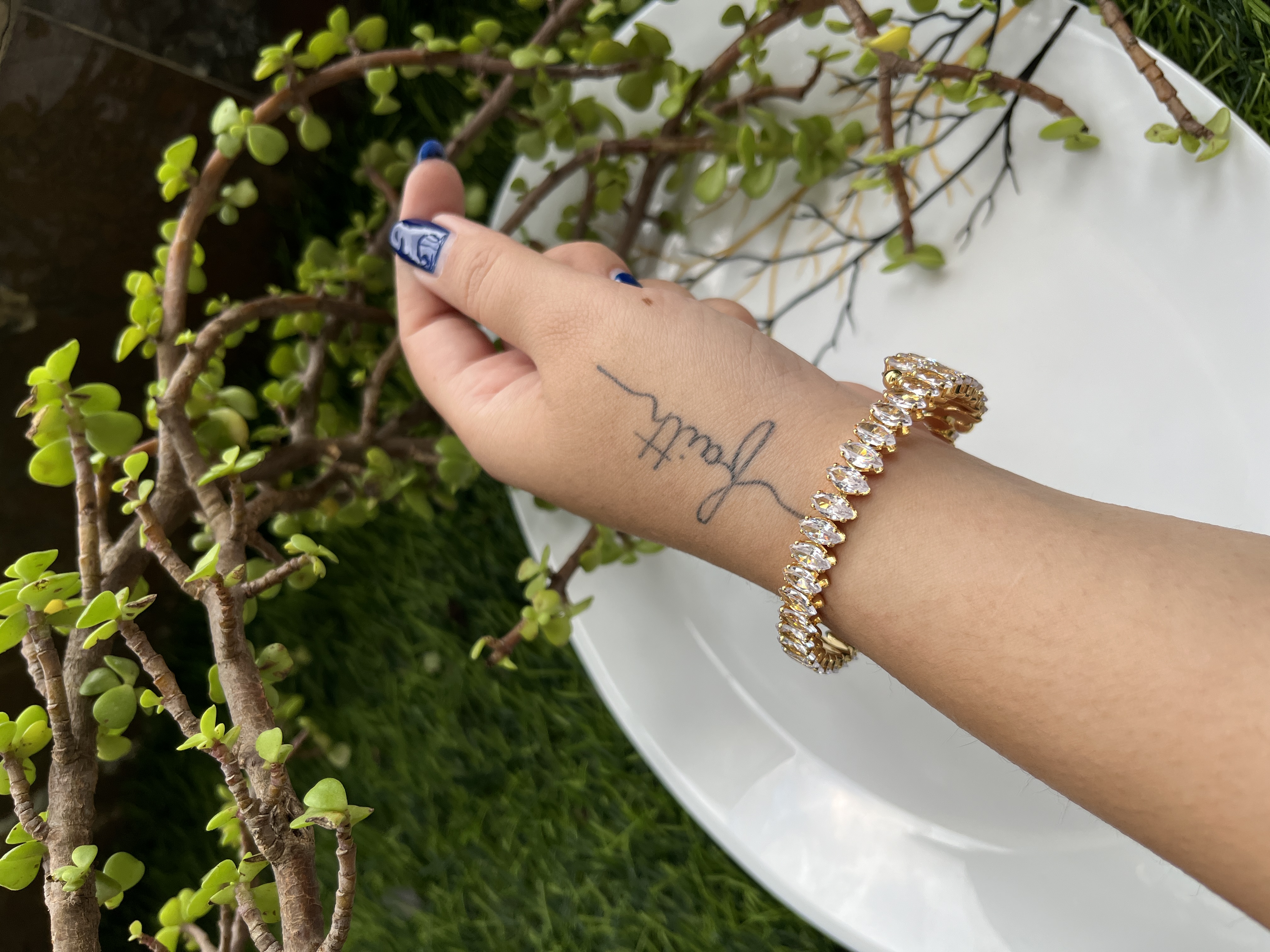 Elegant Gold Crystal Bracelet