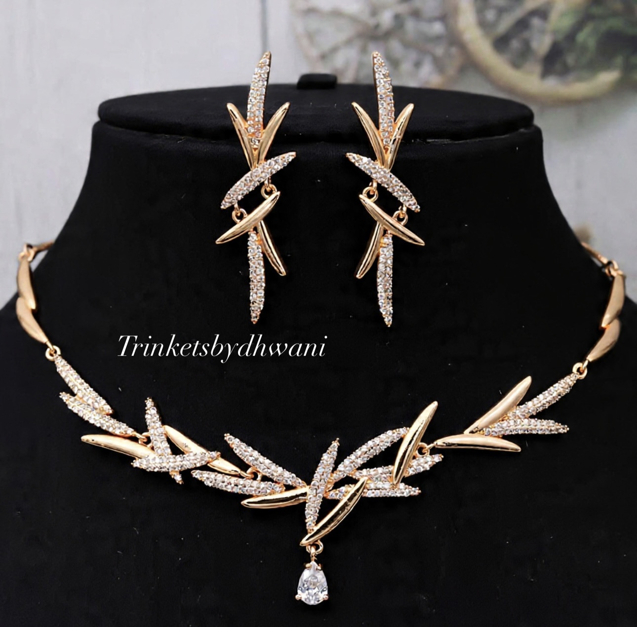 Gold Plated Leaf Necklace Set