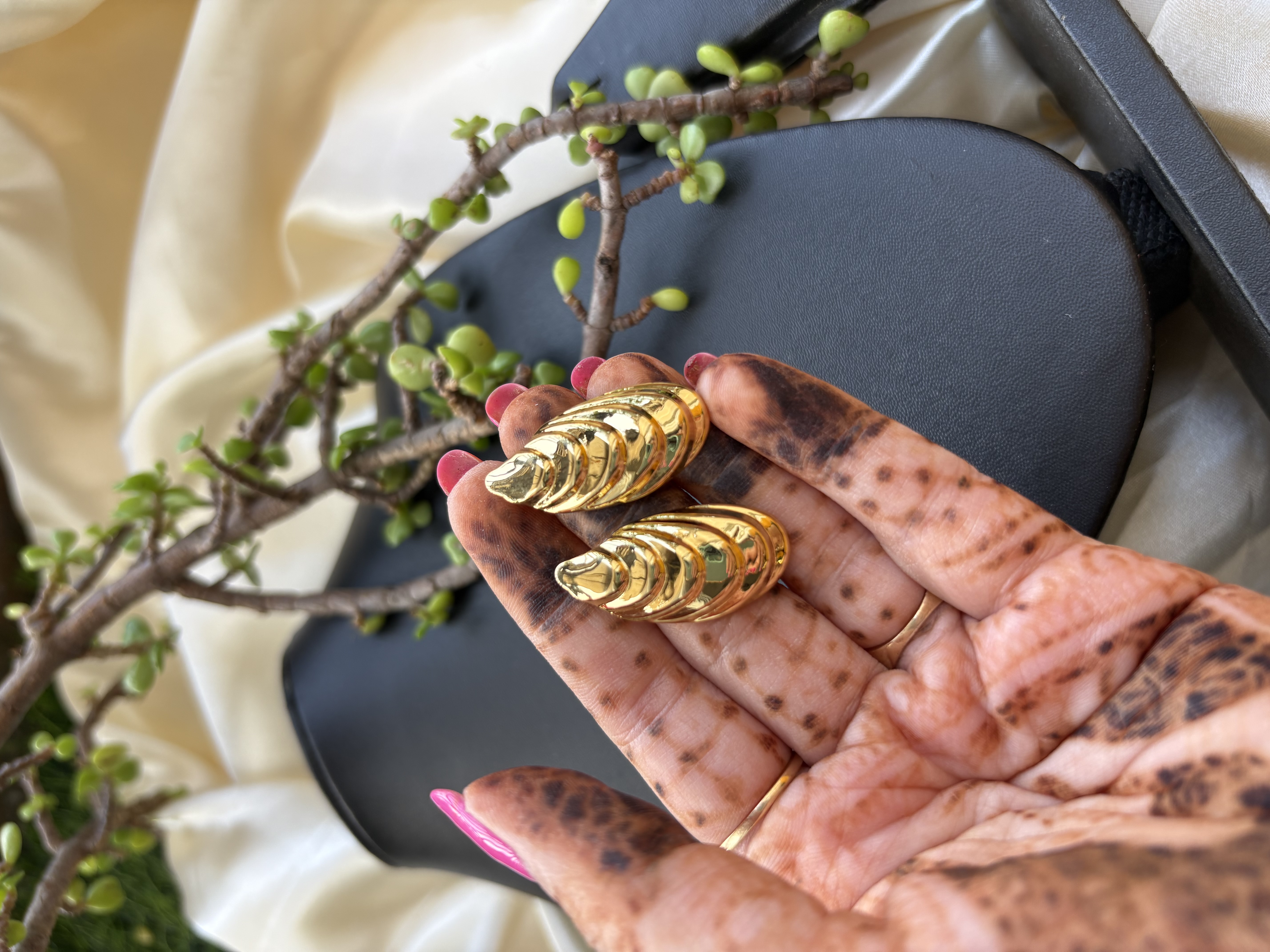 Gold Shell-Shaped Earrings