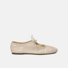 Zapato de bailarina beige