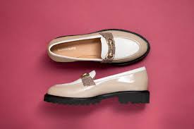 Zapatos tipo mocasín de mujer