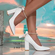 Zapatos de tacón alto blancos