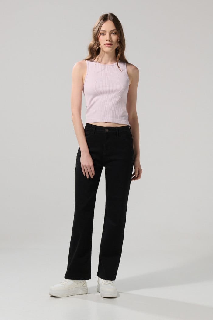 Pantalón negro de corte recto