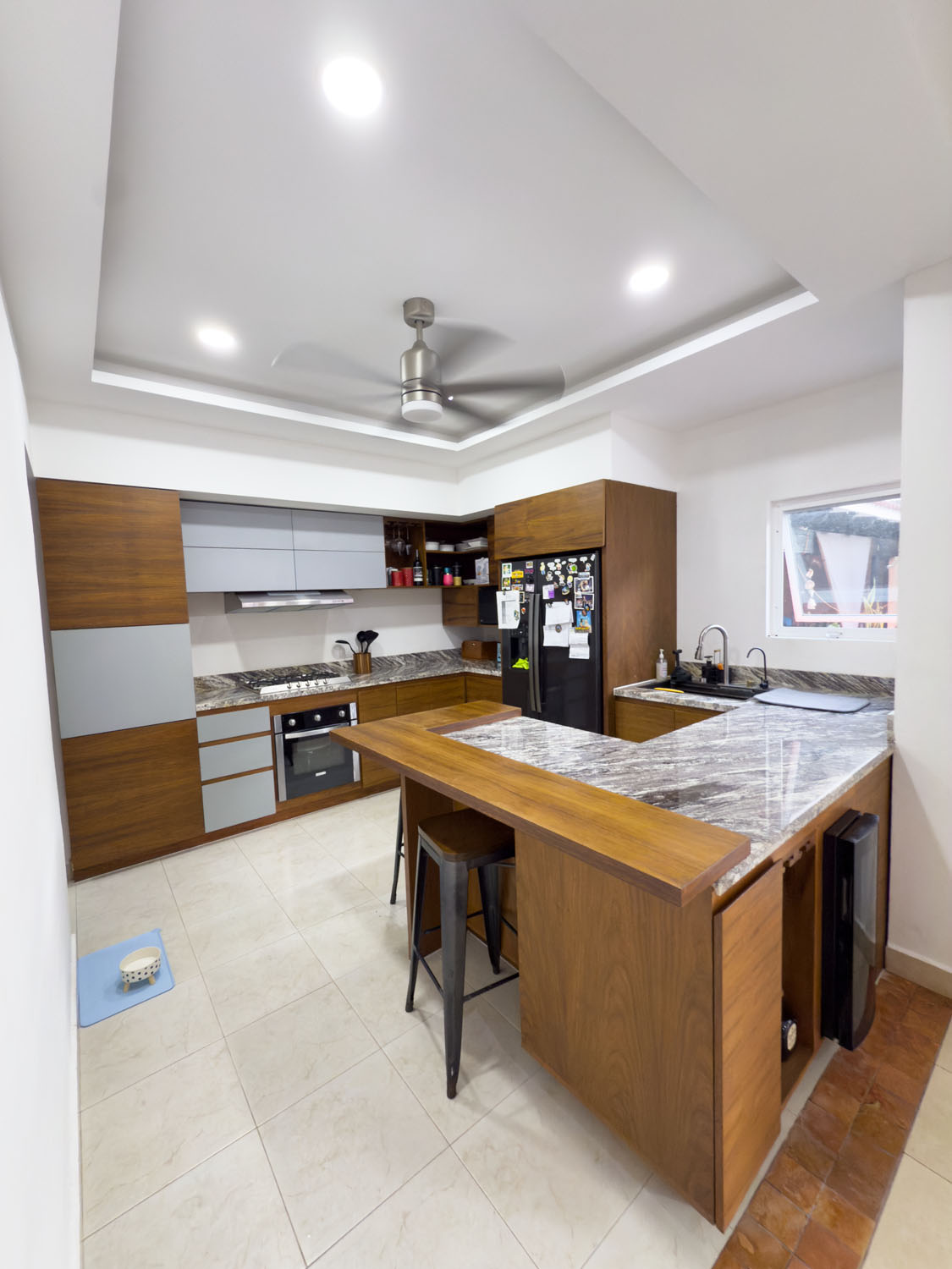 Cocina Integral de Lujo Diseño Dayana