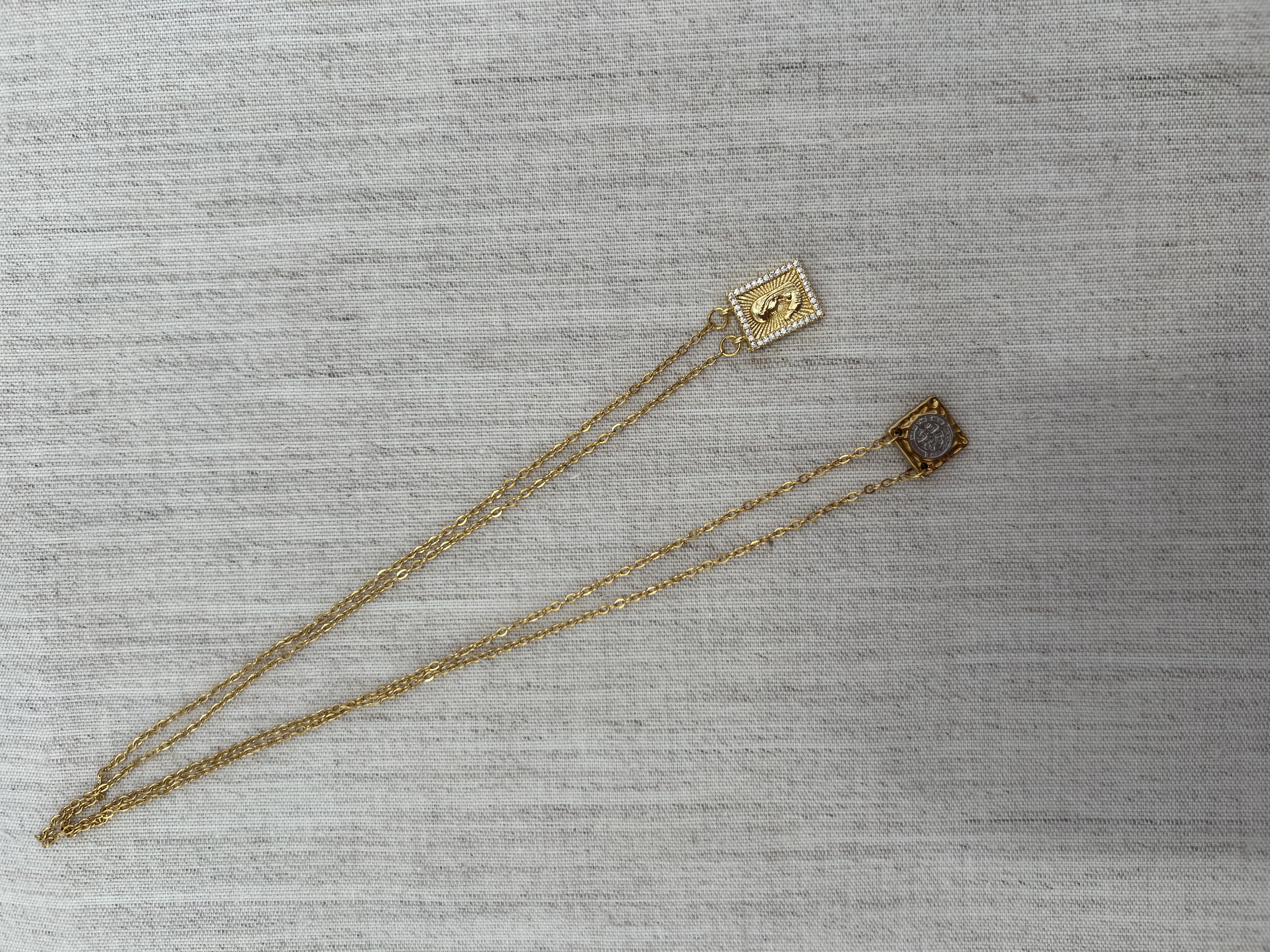 Colar com escapulário