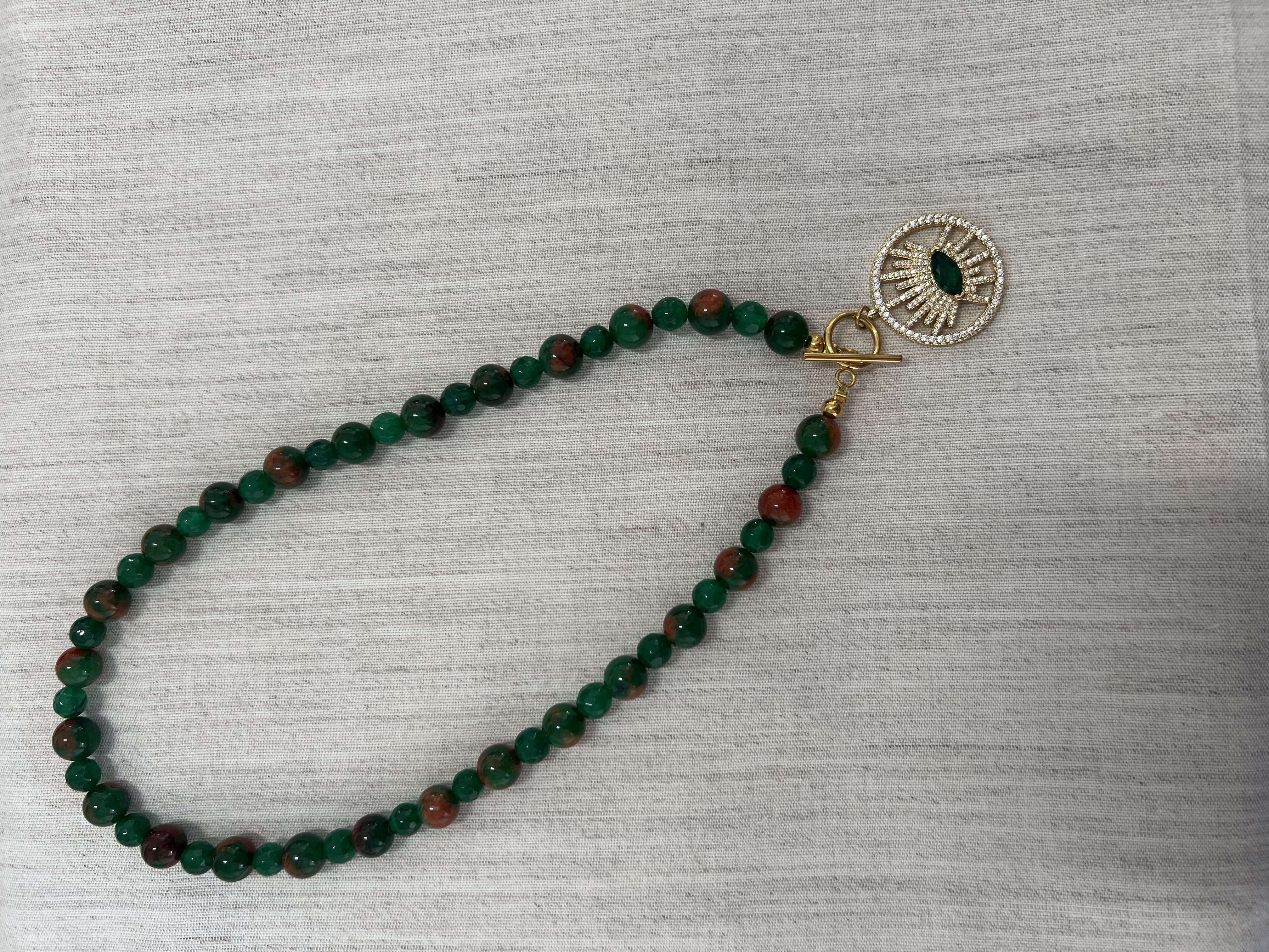 Colar ce pedra naturais com olho turco