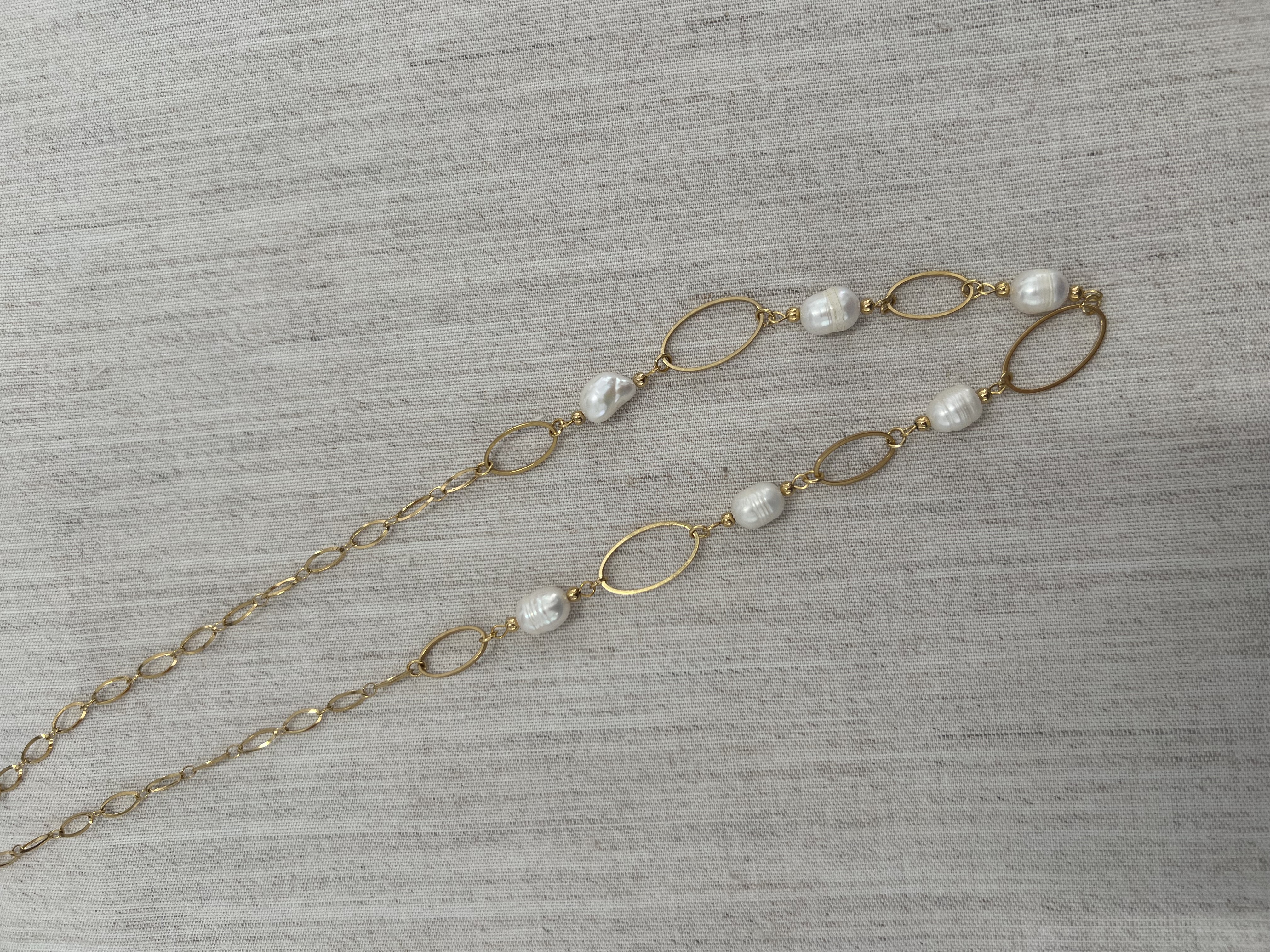 Colar com apontamentos em pedras naturais 