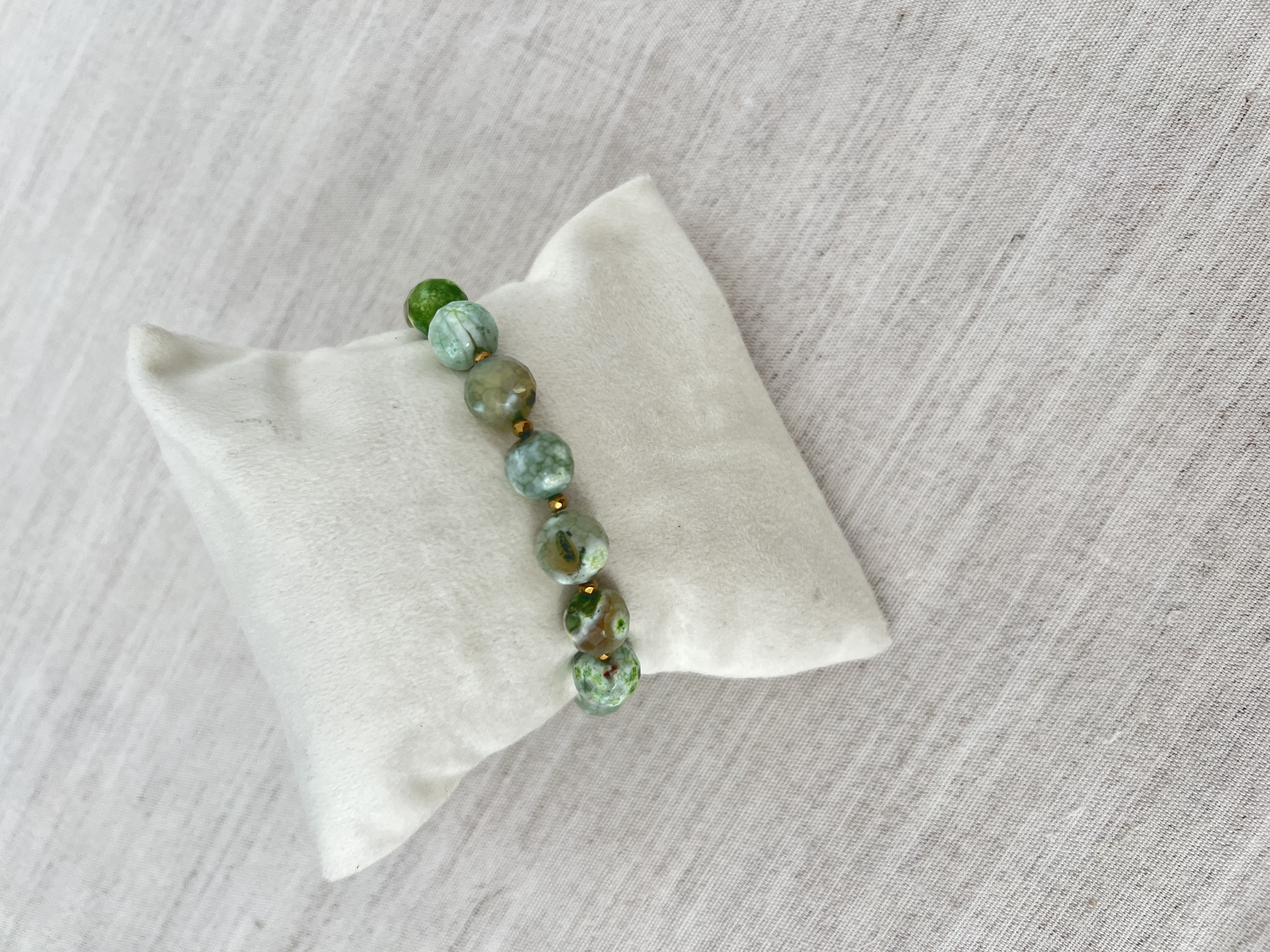 Pulseira de pedras naturais verdes