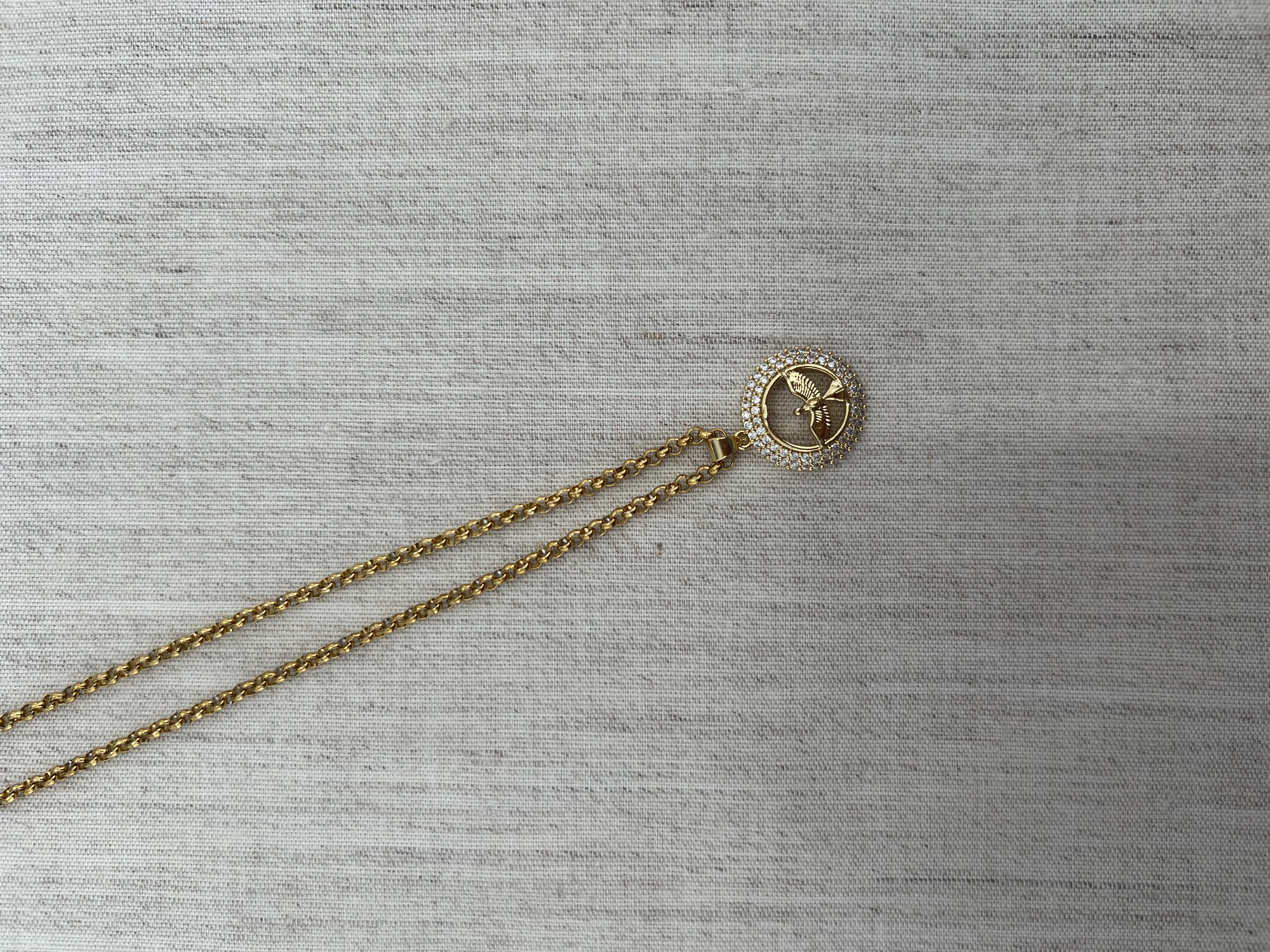 Colar com o espírito santo