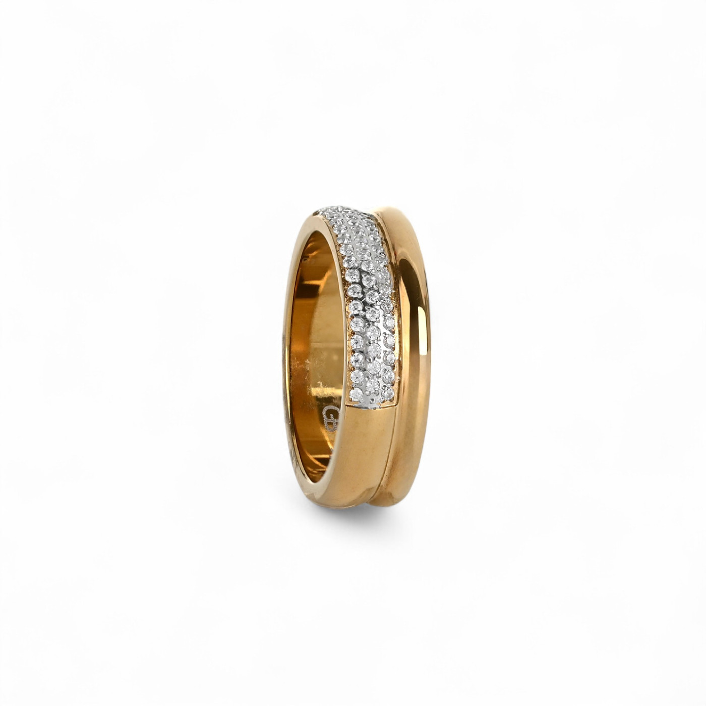 Anel banhado a ouro com zirconias 