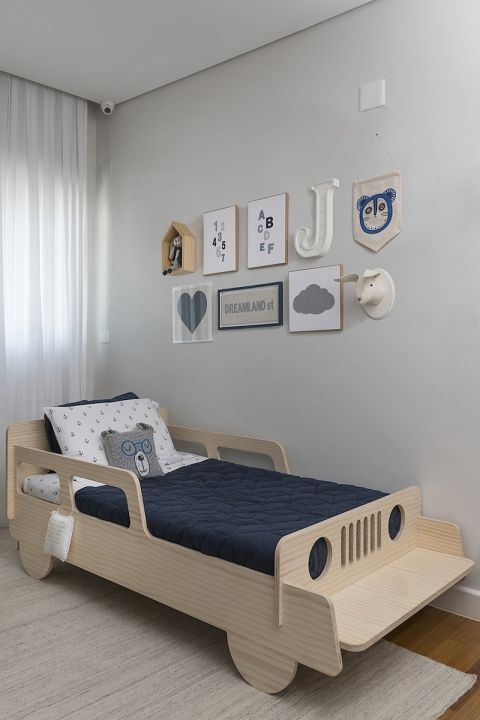 Children’s Car-Shaped Bed