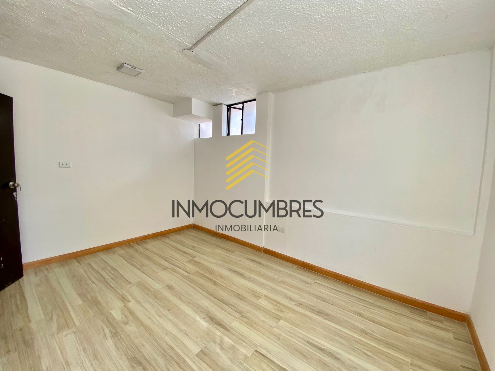 Casa para empresa en renta, Shyris y Gaspar De Villarroel 