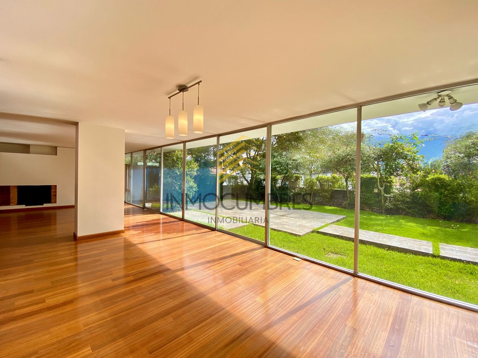 Departamento con jardín en venta, La Carolina 