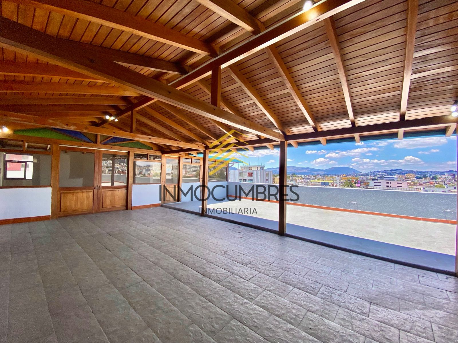 Edificio en venta, Gaspar de Villarroel y Amazonas 