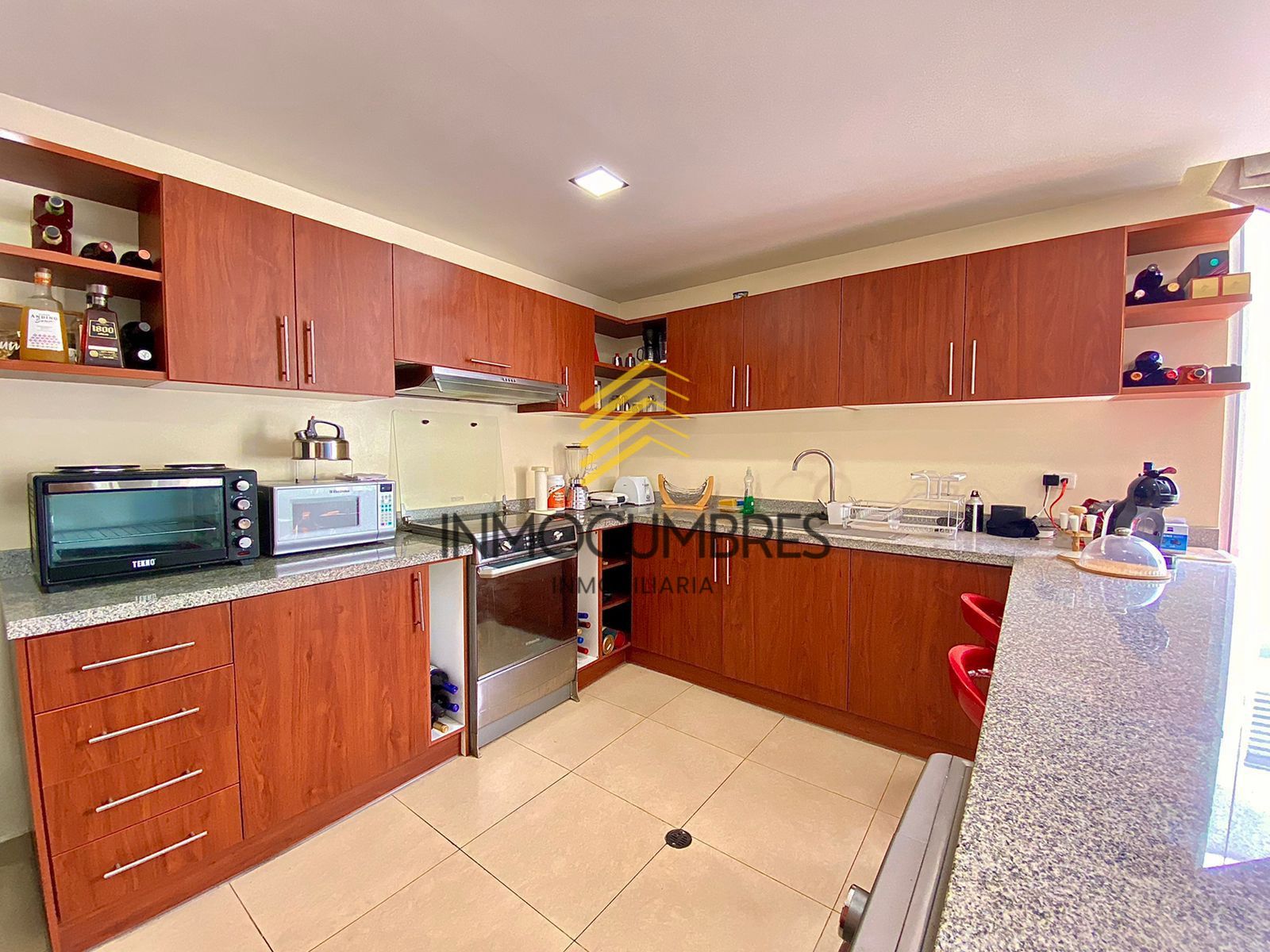 Departamento amoblado en venta, Cumbaya 