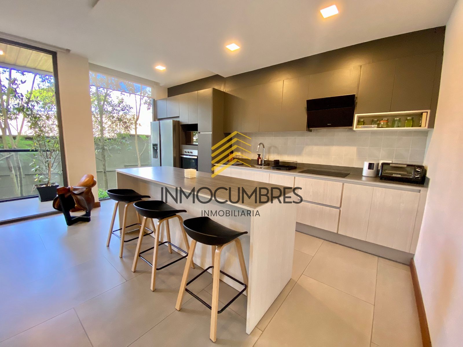 Suite sin amoblar en renta, Cumbaya