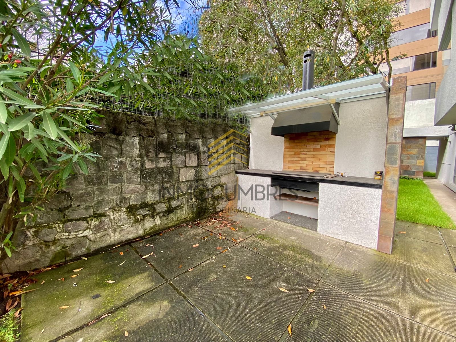 Departamento con jardín en venta, La Carolina 