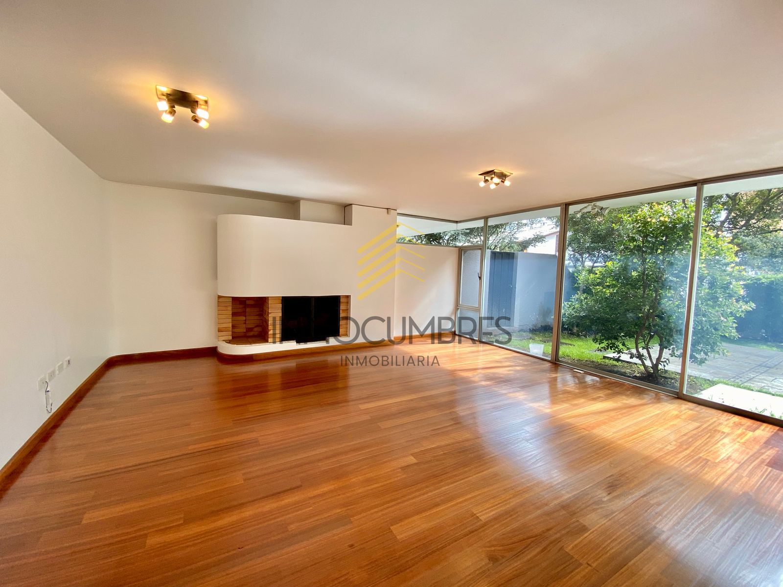Departamento con jardín en venta, La Carolina 