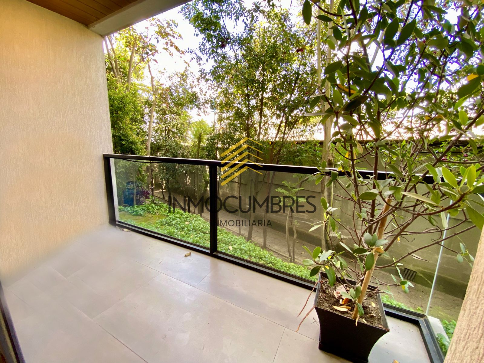 Suite sin amoblar en renta, Cumbaya