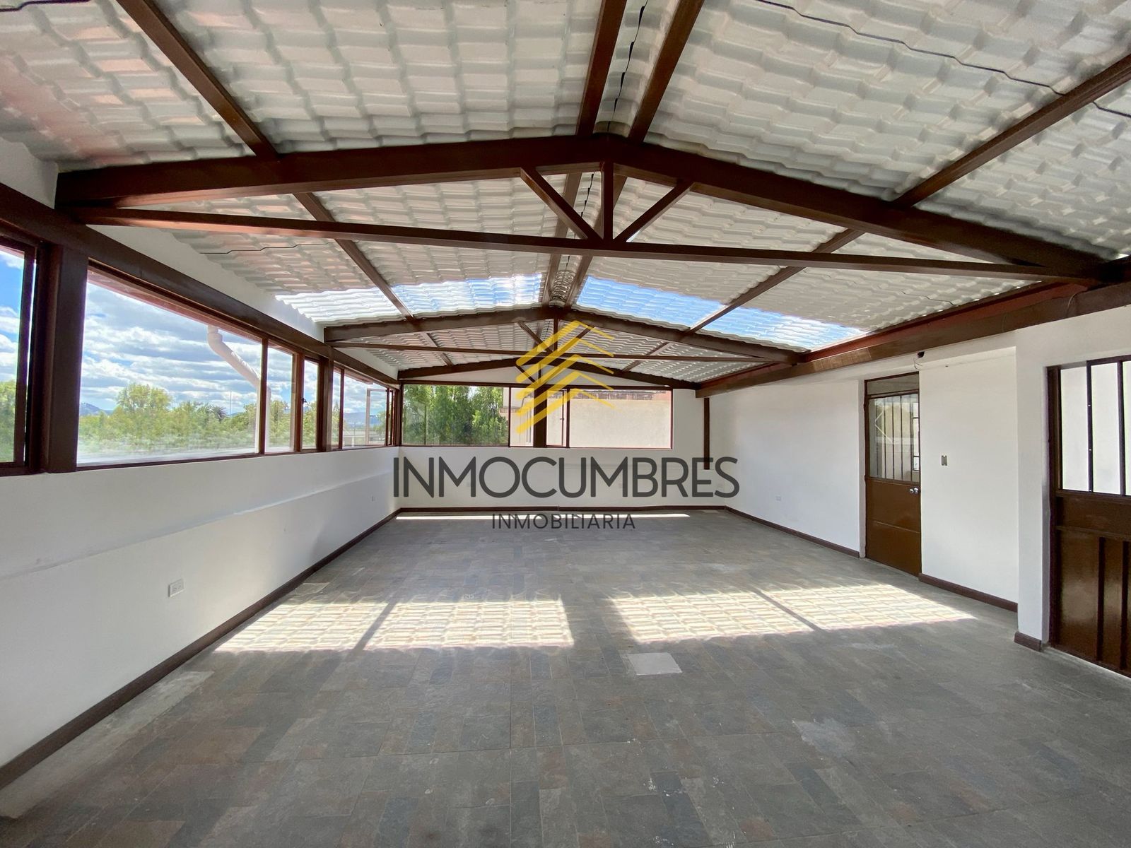 Casa para empresa en renta, Shyris y Gaspar De Villarroel 