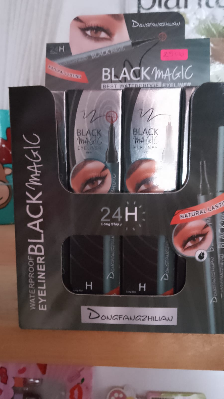 Delineador de ojos Black Magic