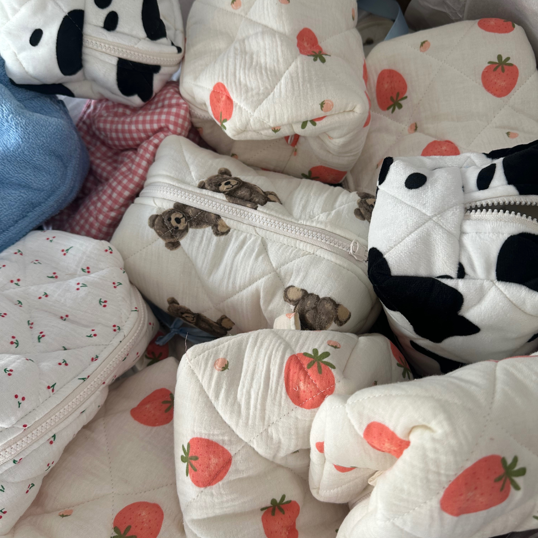 Stroberi - Darling Quilted Makeup Pouch