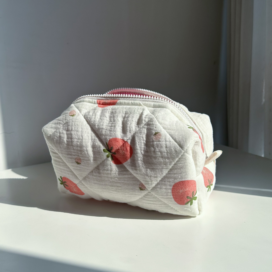 Stroberi - Darling Quilted Makeup Pouch
