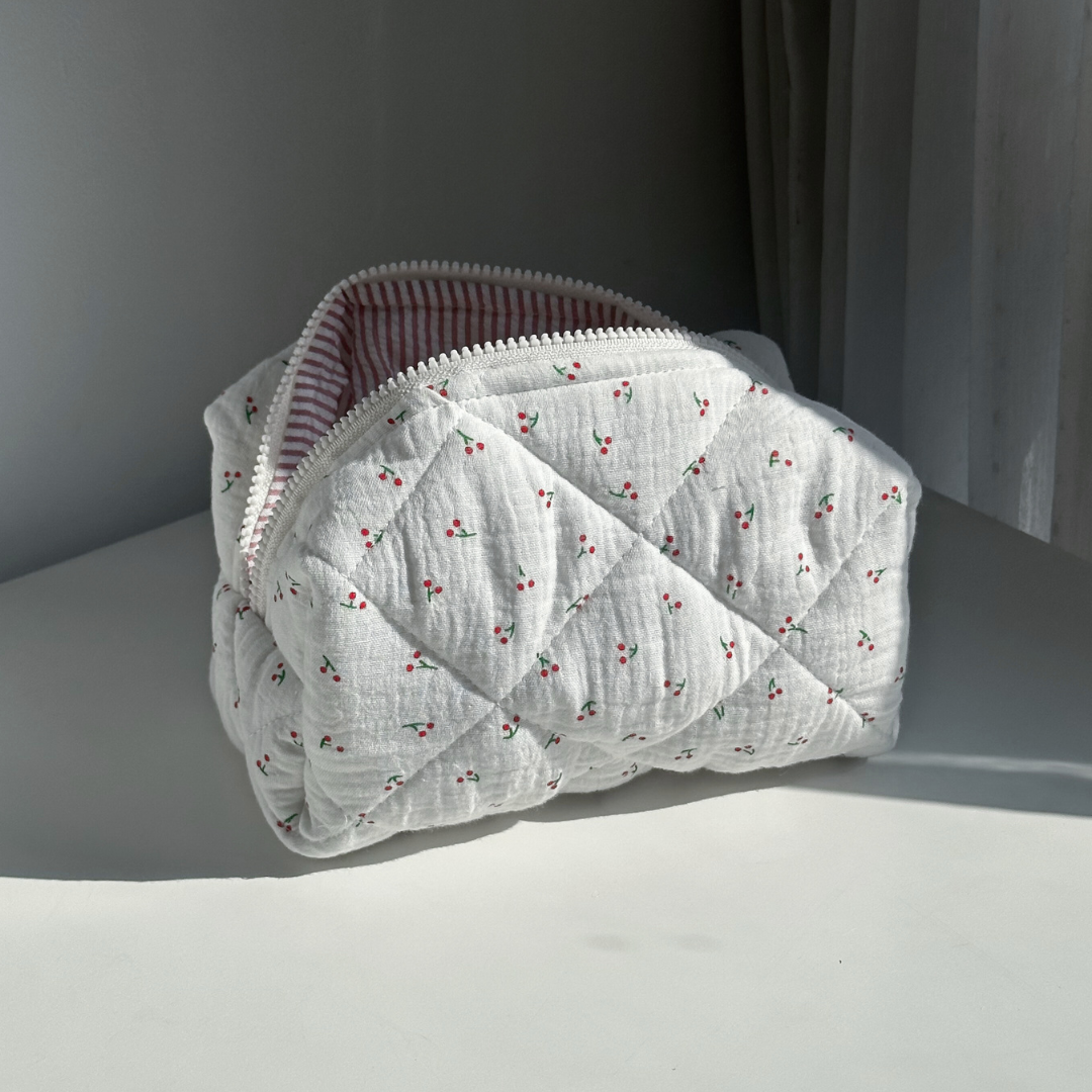 Ceri Ceri - Darling Quilted Makeup Pouch