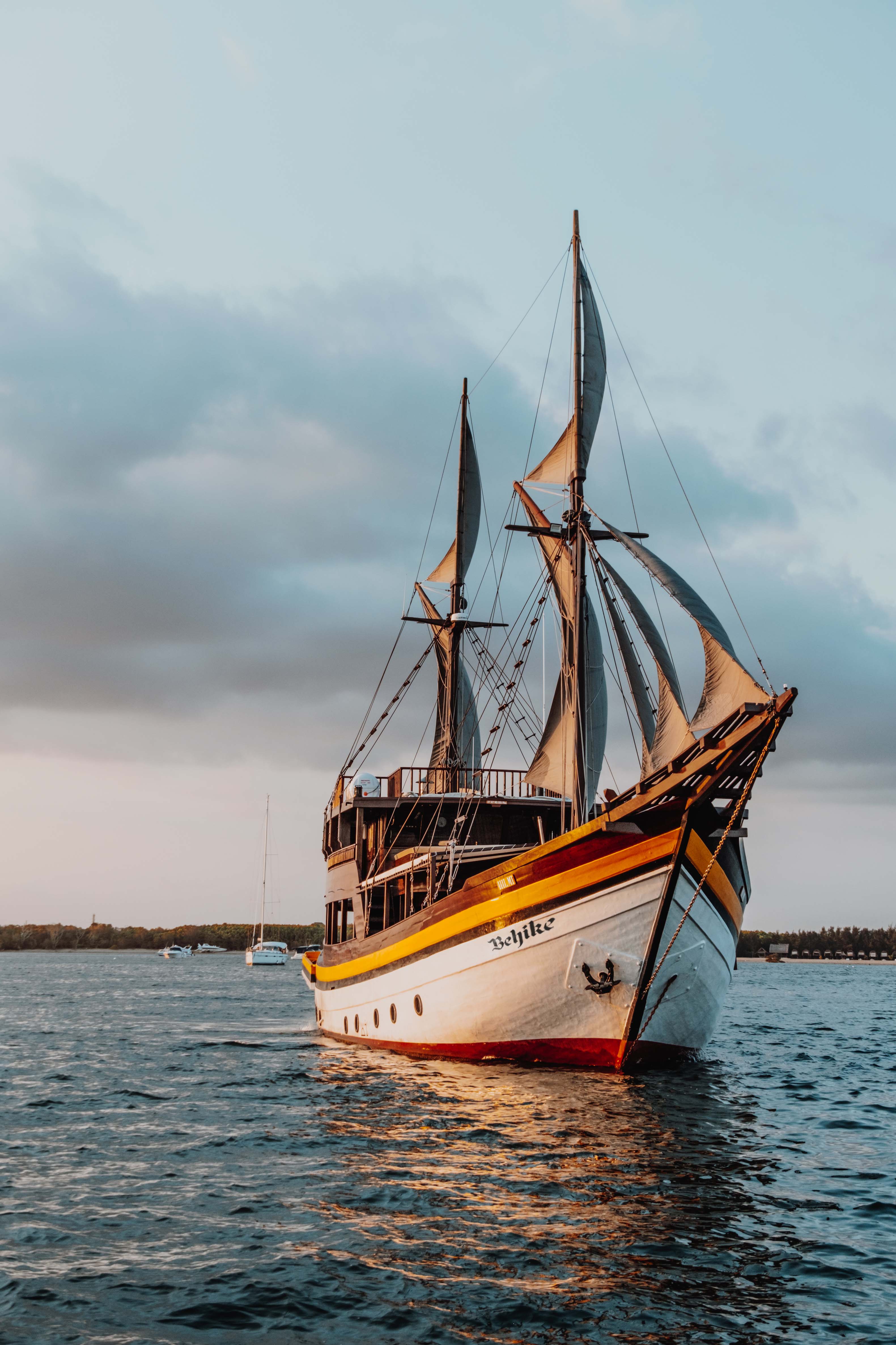 Luxury Sailing Phinisi