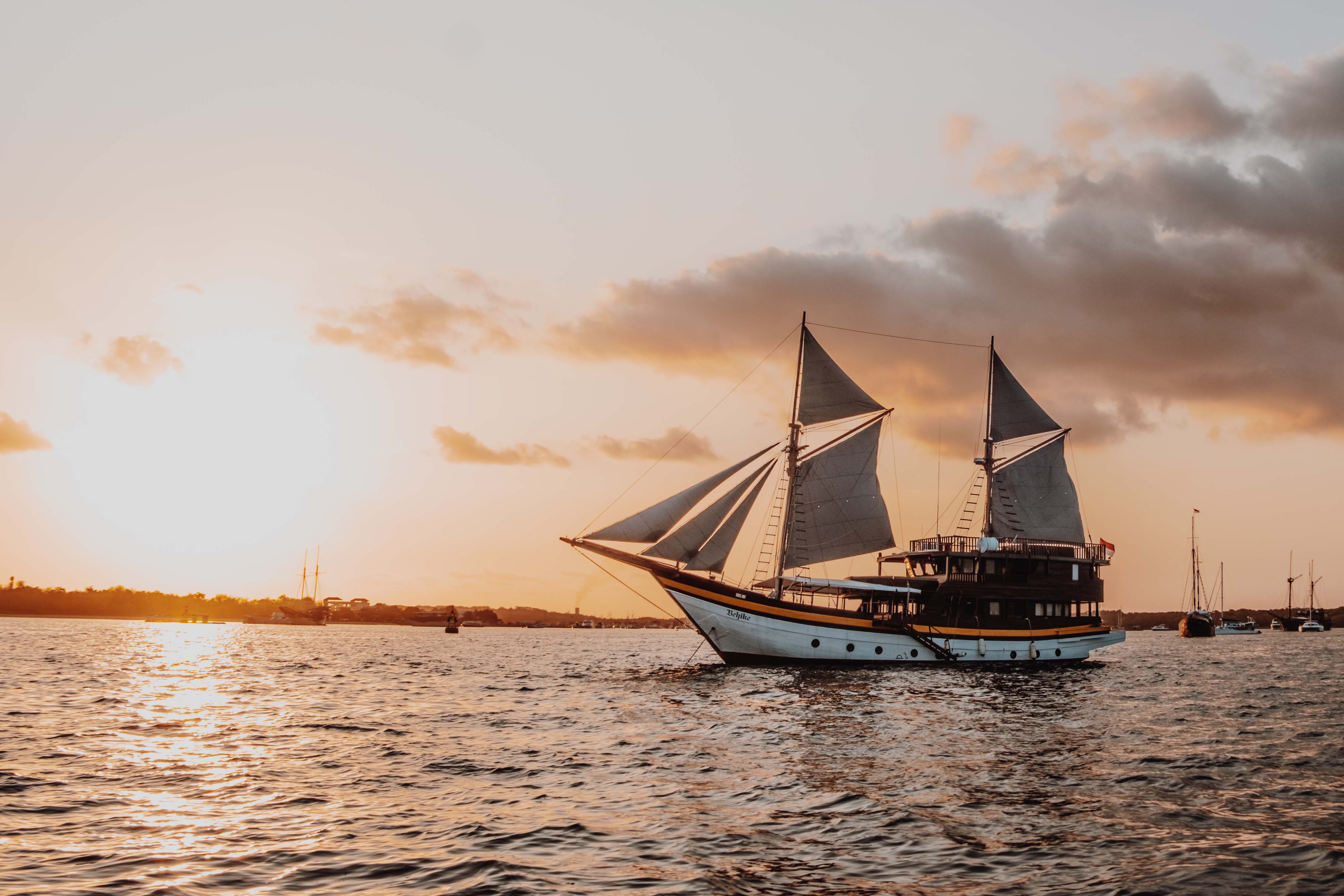 Luxury Sailing Phinisi