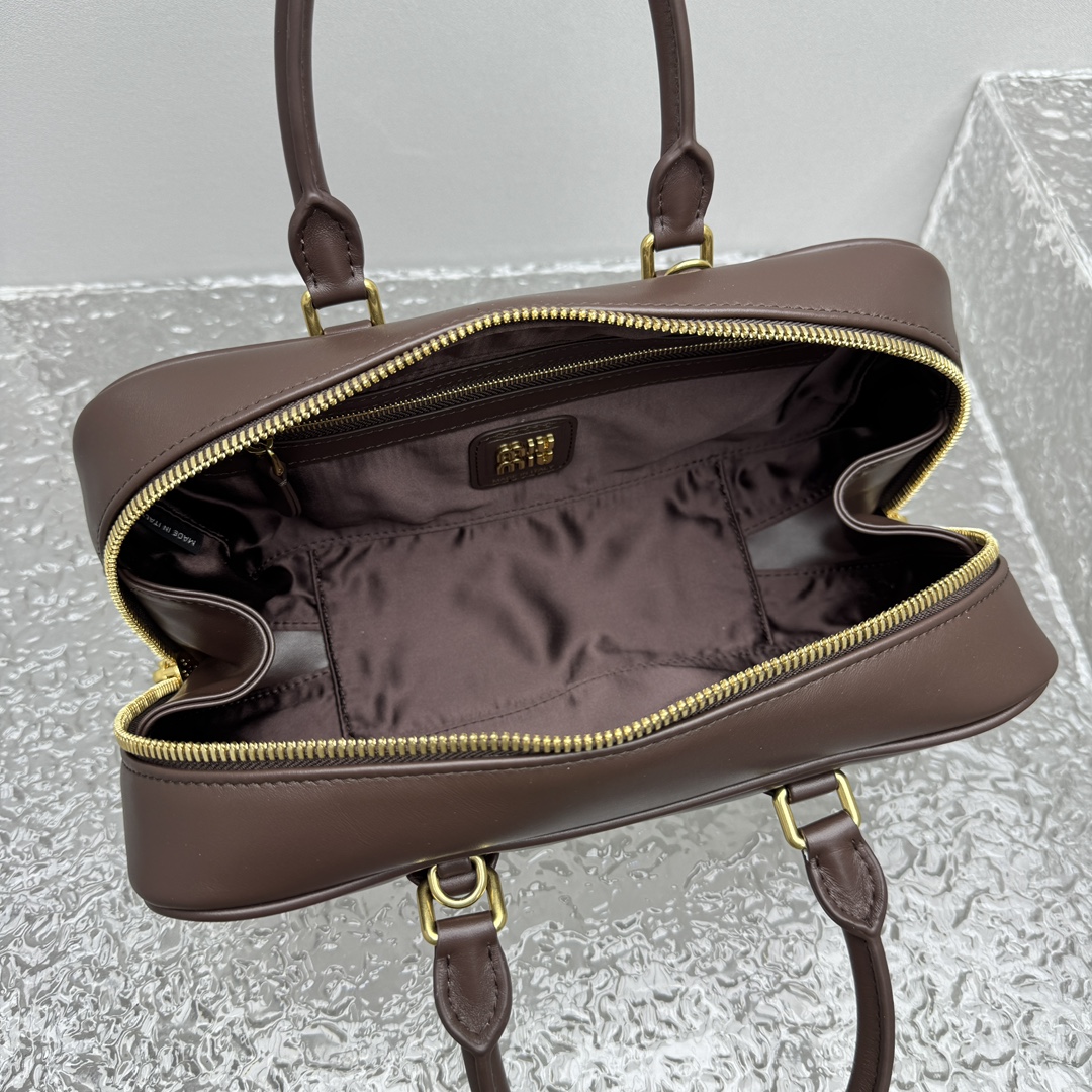 미우미우 볼링 핸드백