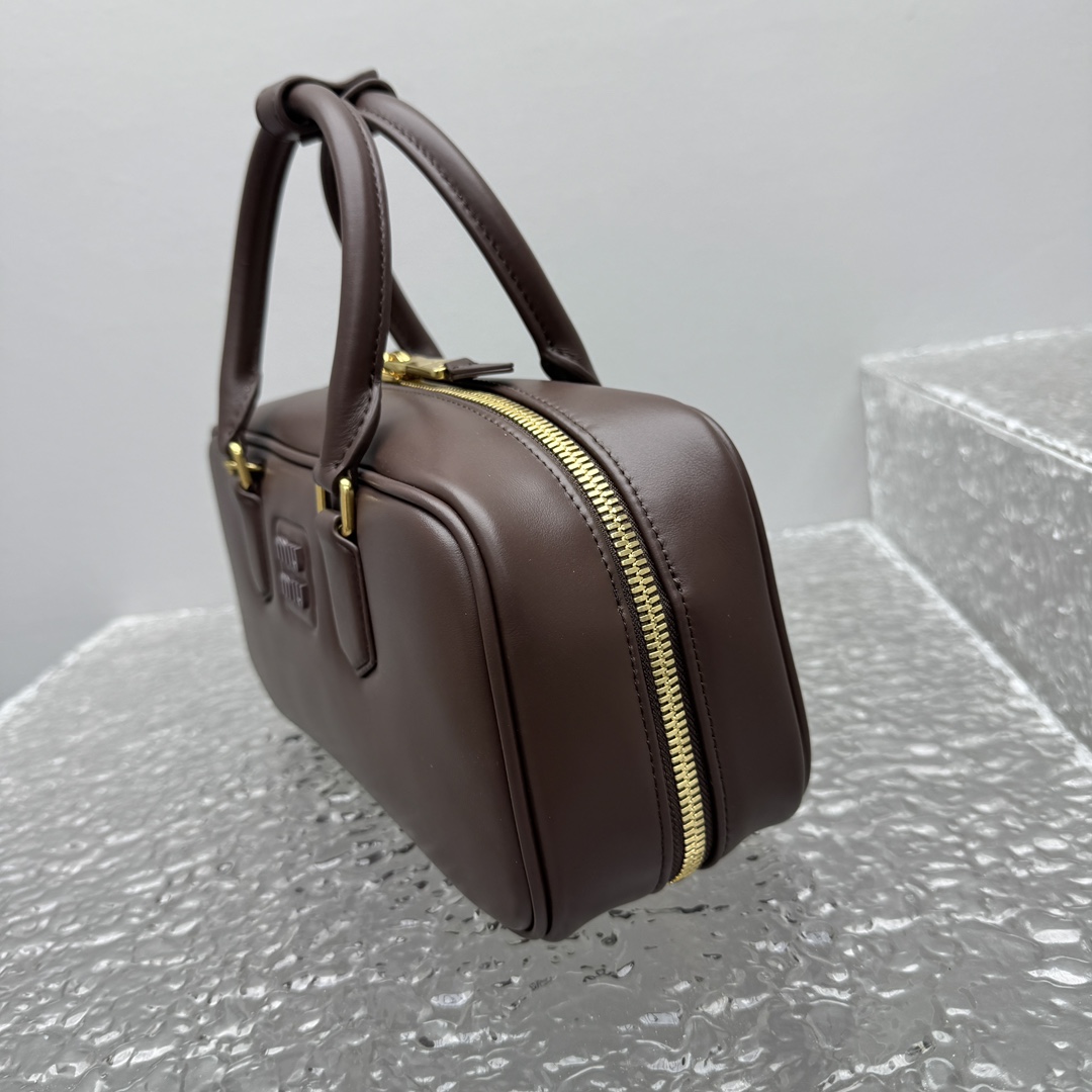 미우미우 볼링 핸드백