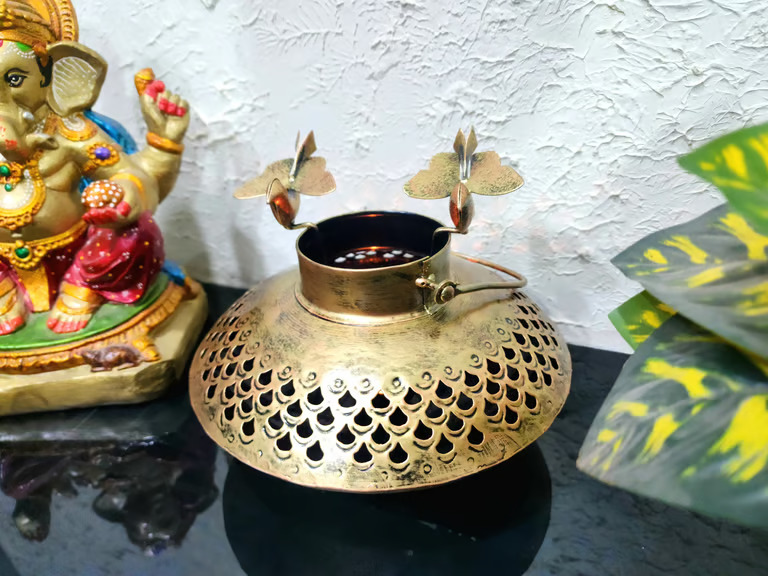 Decorative Multicolourr handi tea light 9*9