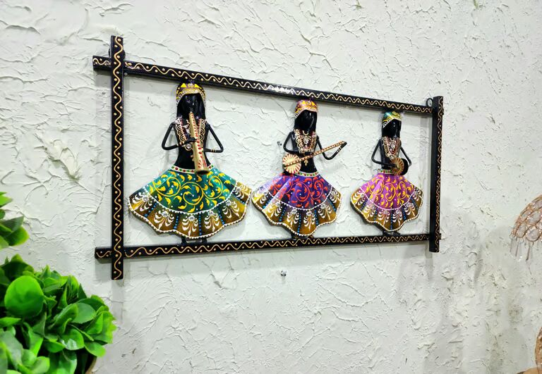 Decorative 3 lady Farm horizontal Multicolour Iron Wall Art