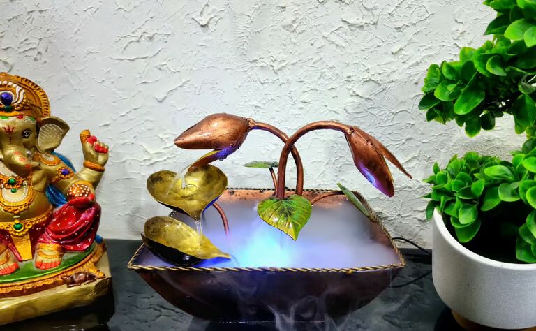 DECORATIVE MULTICOLOUR FOUNTAIN