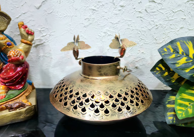 Decorative Multicolourr handi tea light 9*9