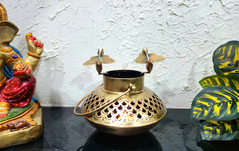 Decorative Multicolourr handi tea light 7*7