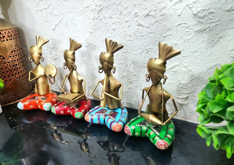 Decorative Multicolour  sitting doll s/4