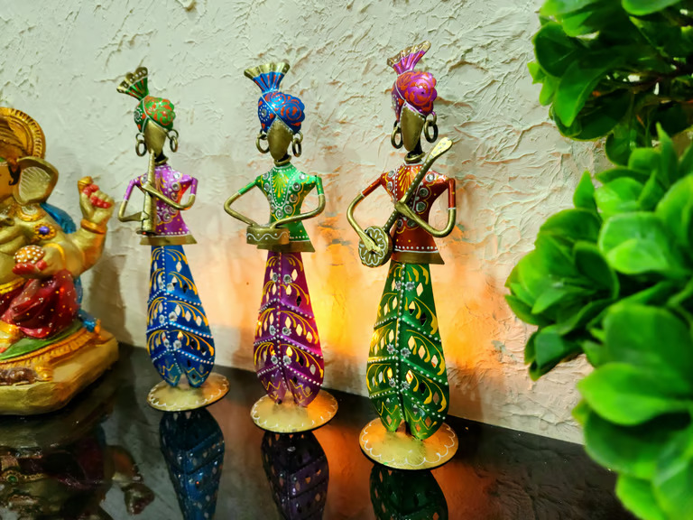 Decorative Multicolour Panjabi Doll Stand s/3 Tea Light