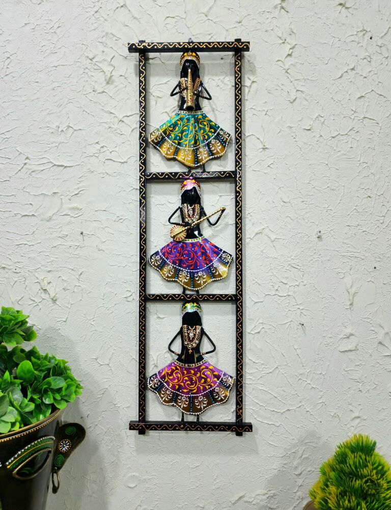 Decorative 3 lady Farm Vertical Multicolour Iron Wall Art