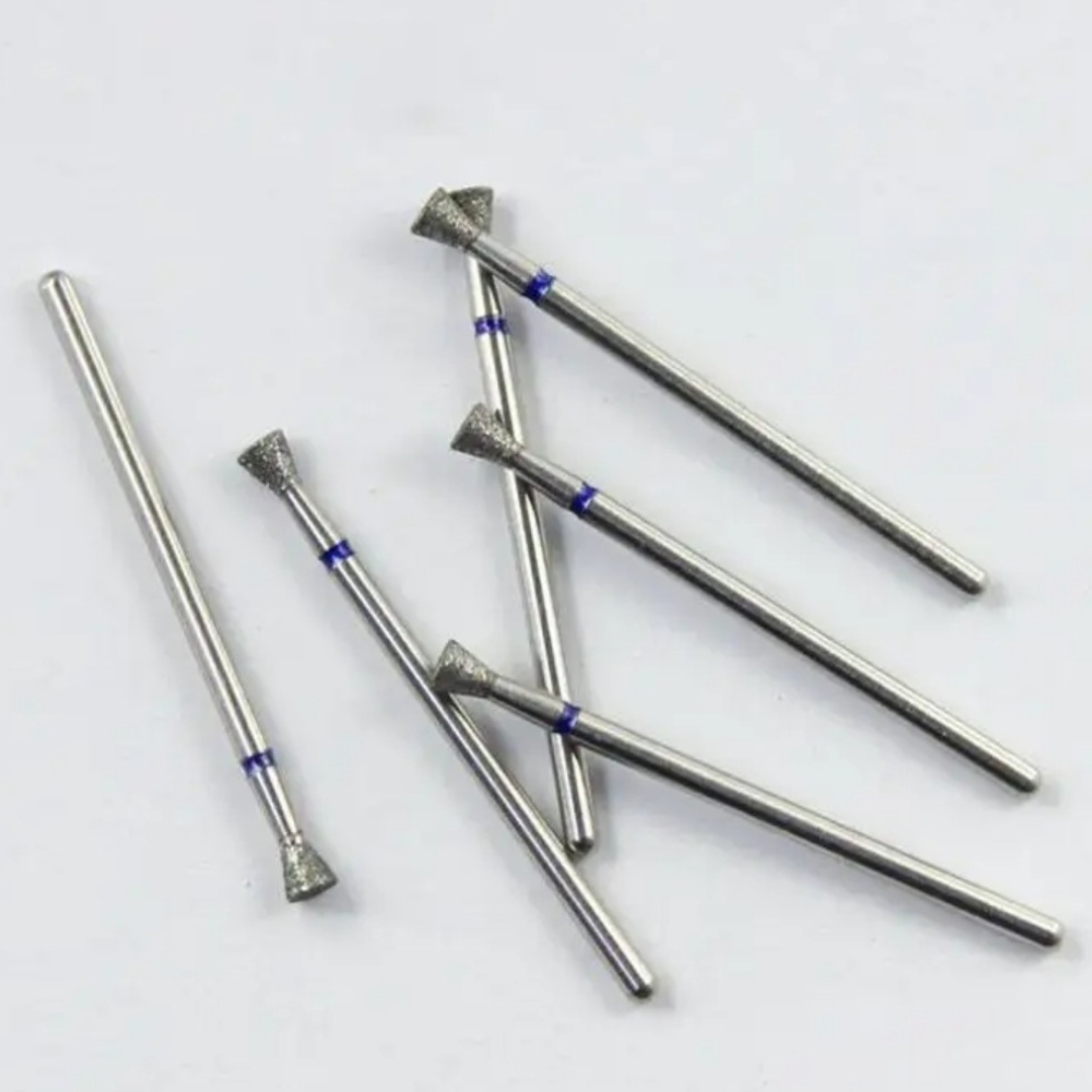 Diamond drill bit
