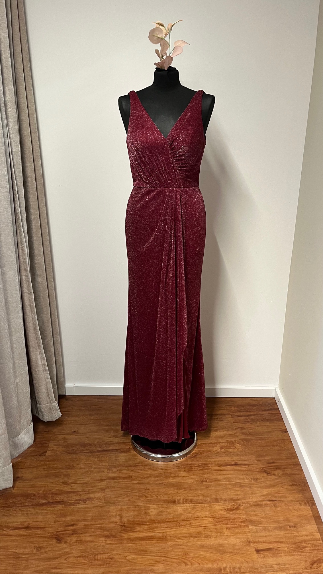 Abendkleid in Bordeauxrot