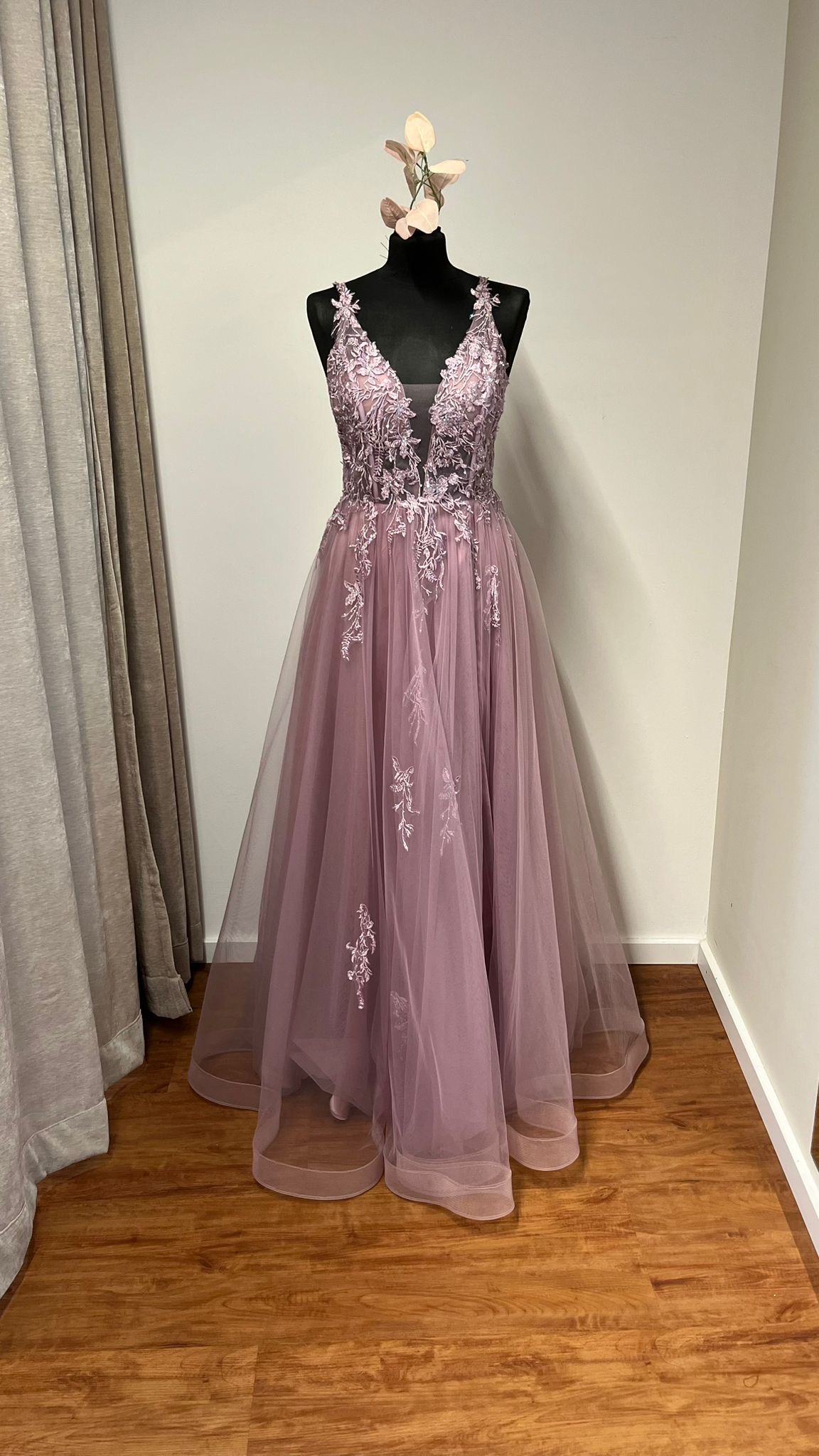 Abendkleid in Flieder