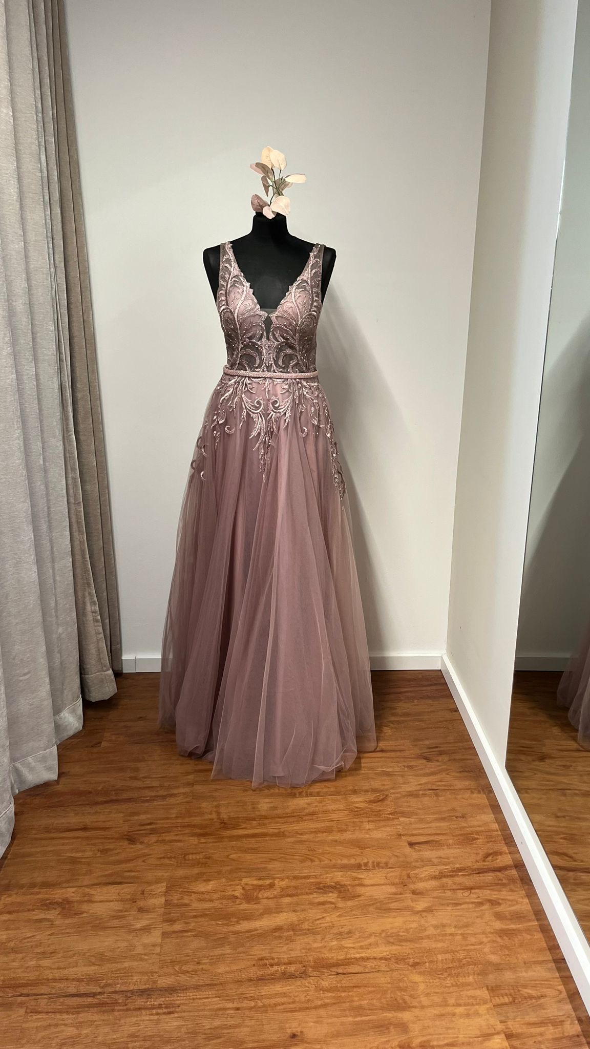 Abendkleid in Flieder
