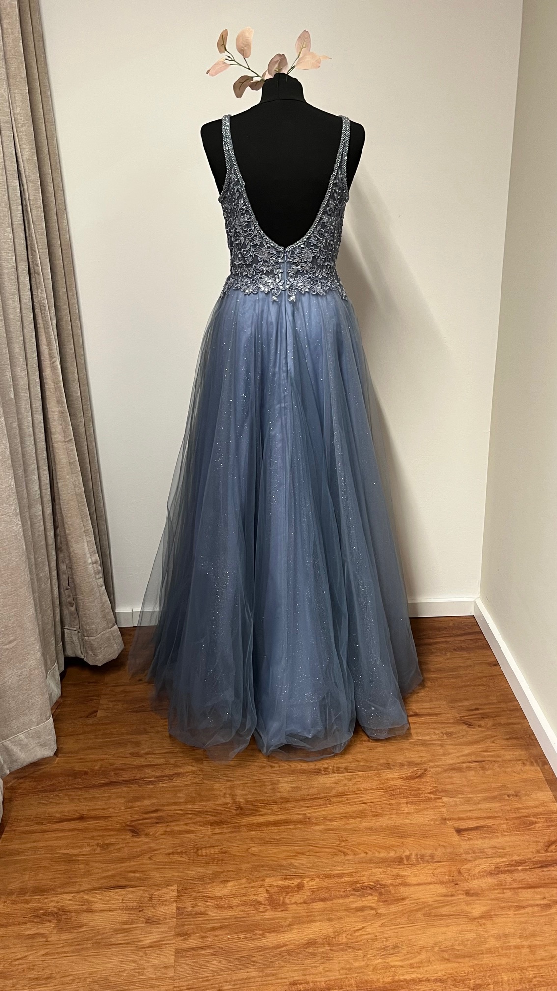 Abendkleid aus Spitze und Tüll