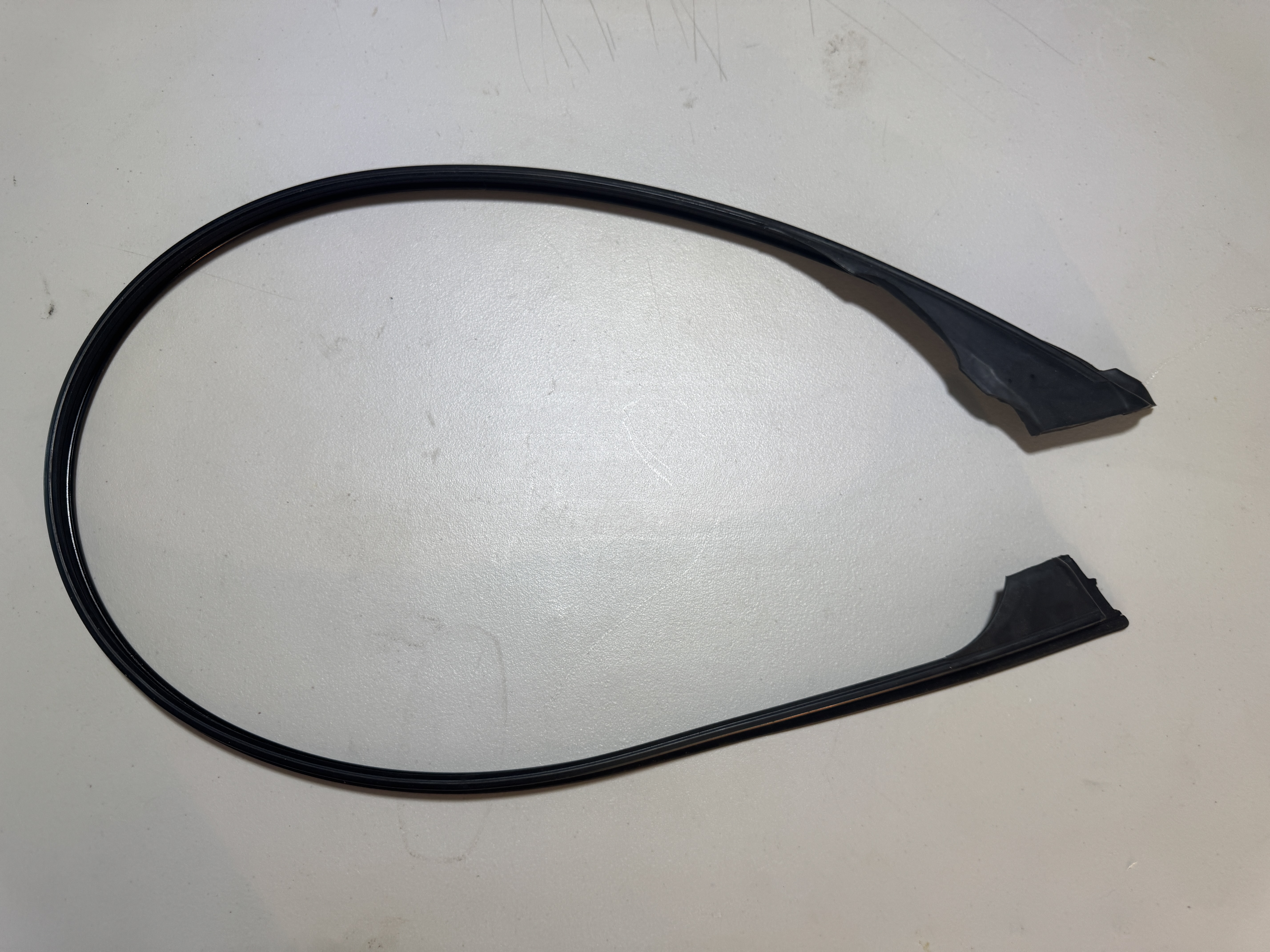 51-21-0-402-745 Front left seal between door and frame
